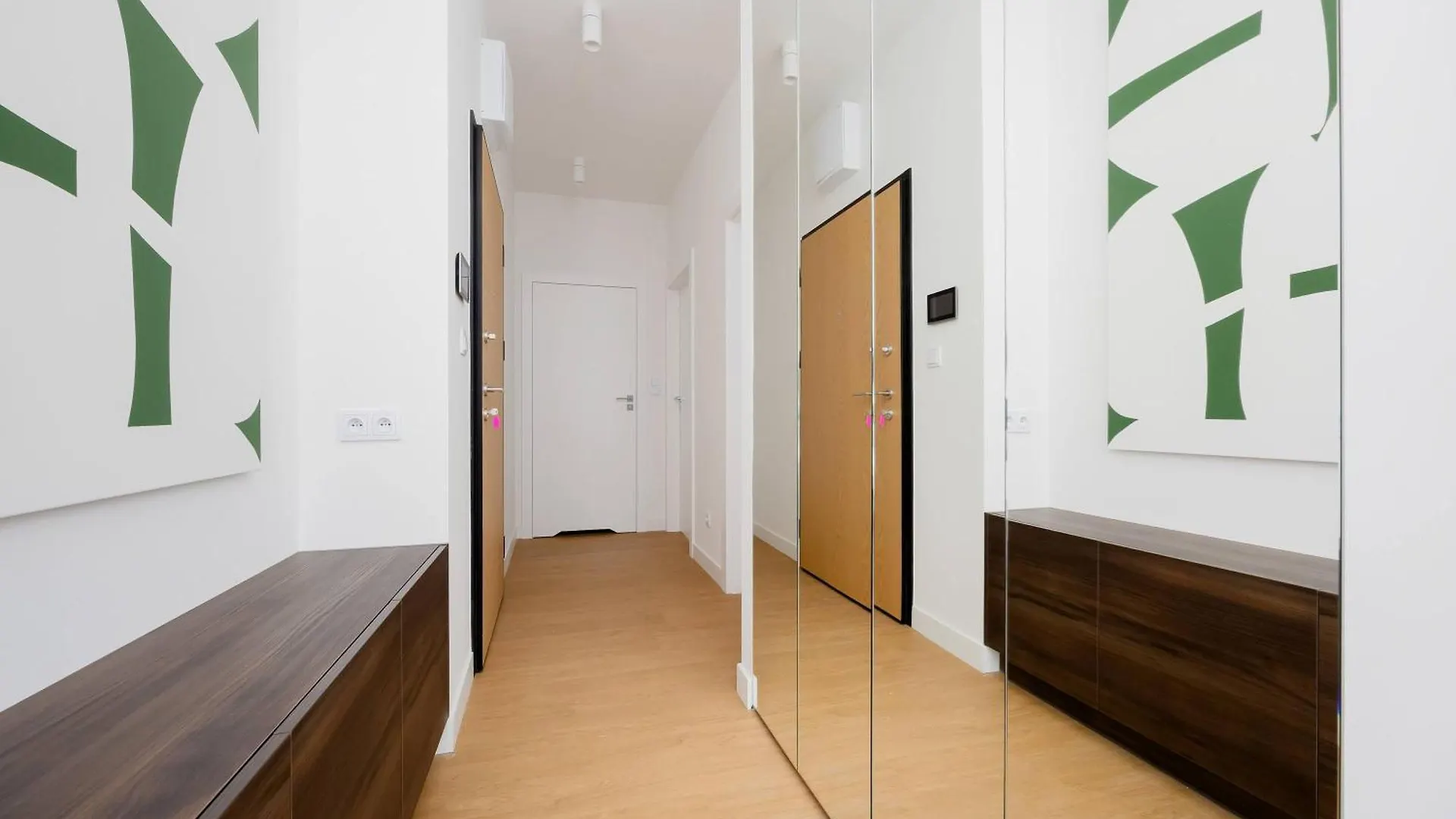Exceptional Apartments For 6 People By Renters Prestige Varsovie
