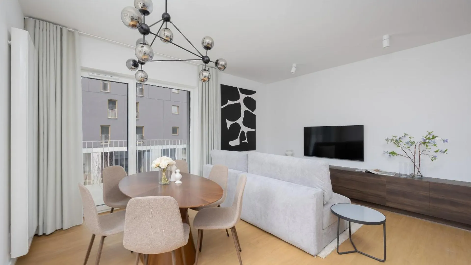 Exceptional Apartments For 6 People By Renters Prestige Varsó