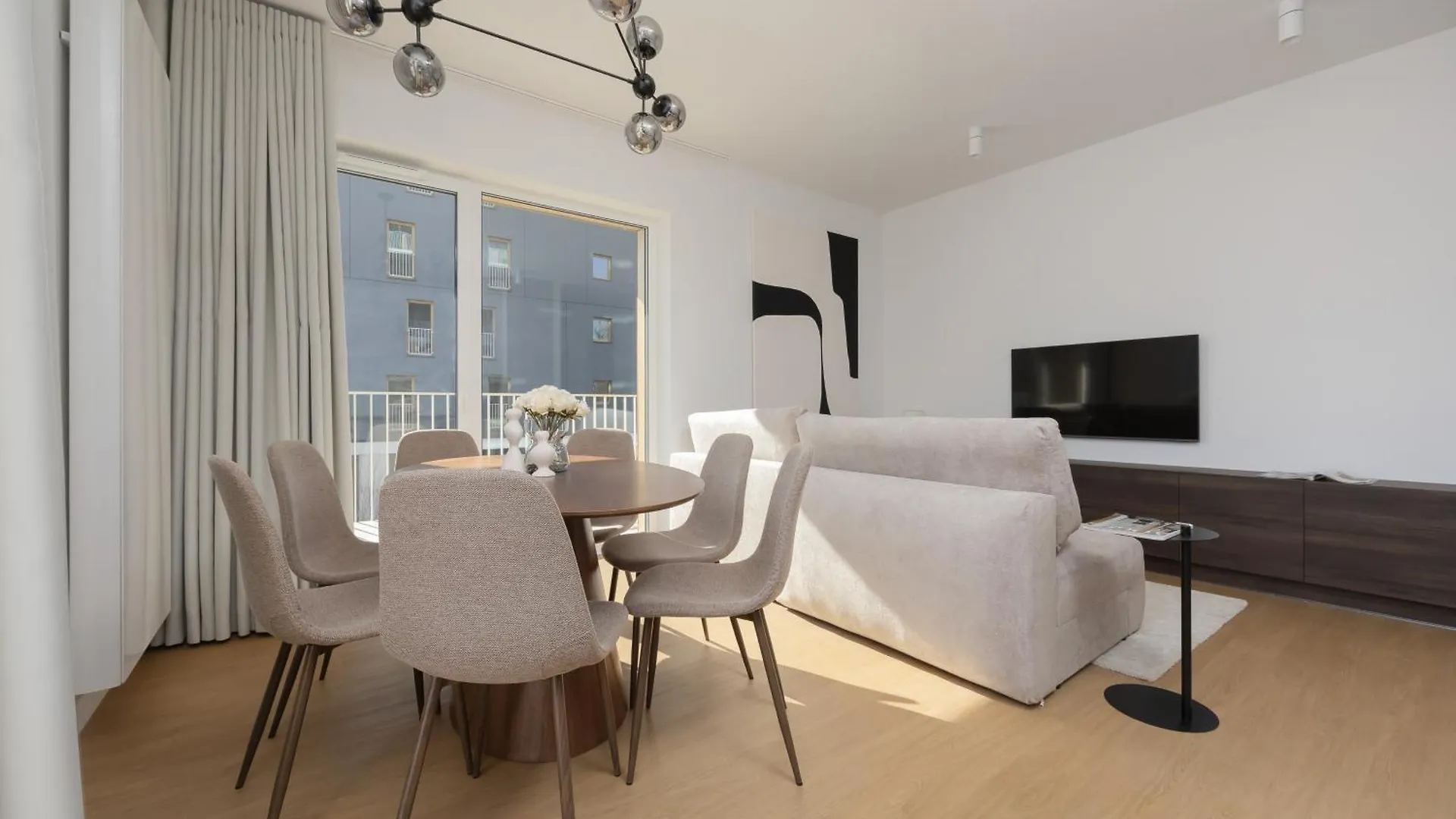 Exceptional Apartments For 6 People By Renters Prestige Varsó Lengyelország