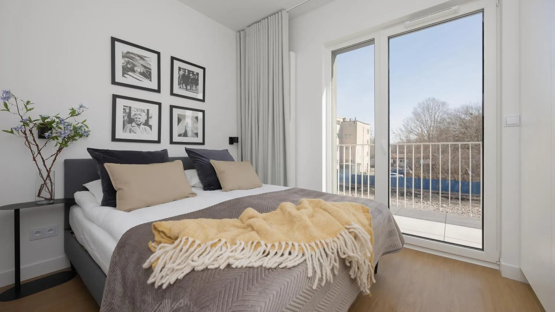 Exceptional Apartments For 6 People By Renters Prestige Varsó