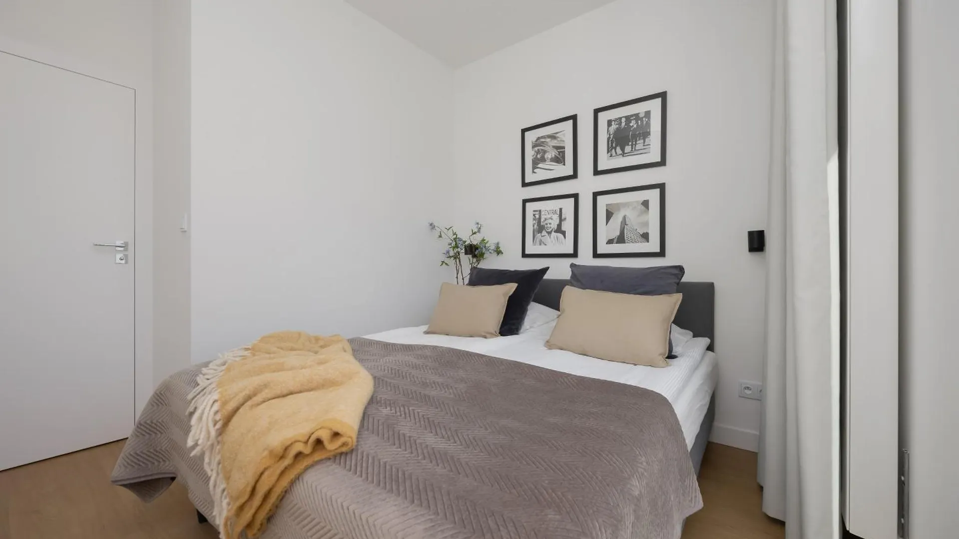Exceptional Apartments For 6 People By Renters Prestige Varsovie