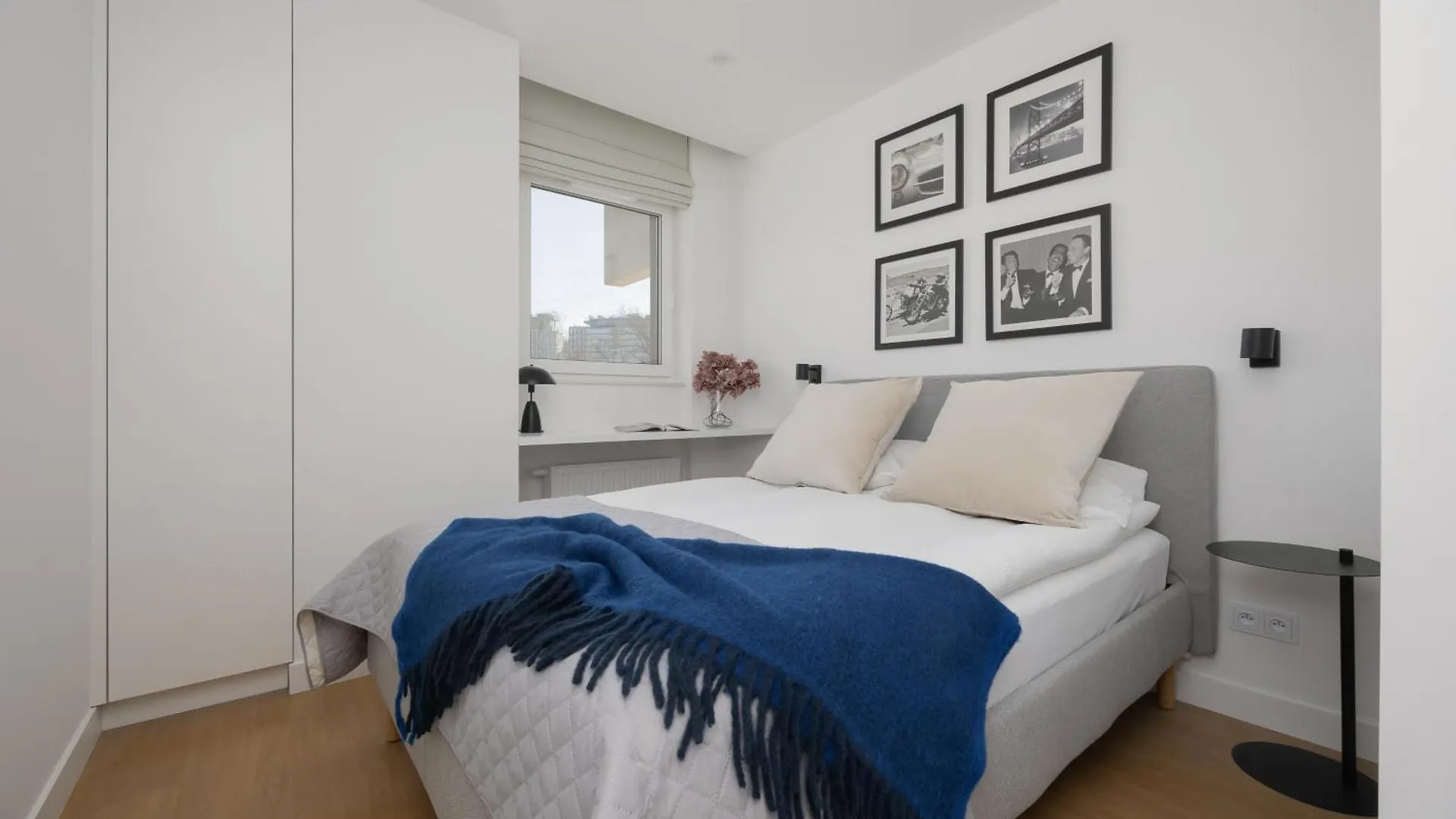 Exceptional Apartments For 6 People By Renters Prestige Varsovie Pologne