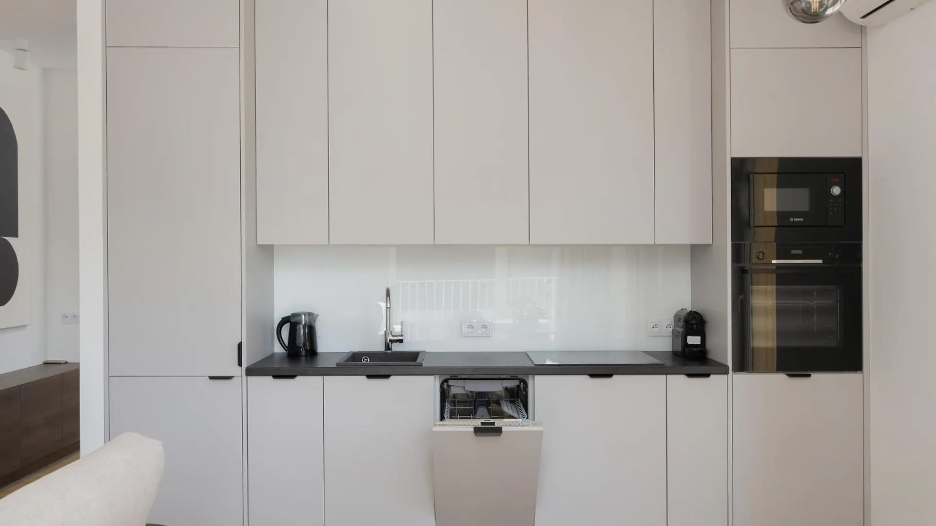 Exceptional Apartments For 6 People By Renters Prestige Varsovie